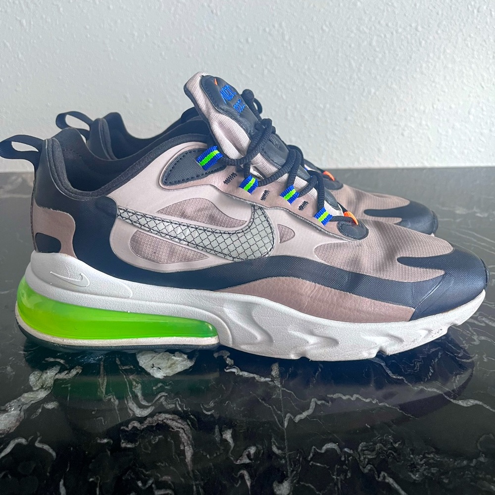 Nike Air270 Reacts Size Men’s 10 Barely Worn!
